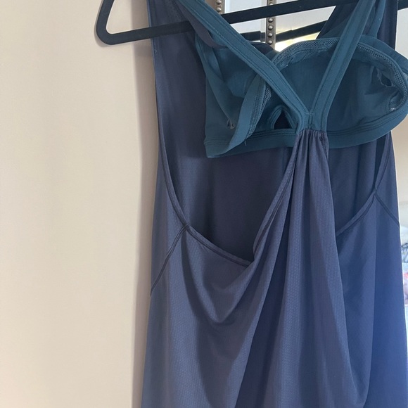 Lululemon tank with built in bra - Picture 3 of 3